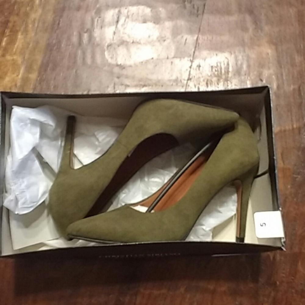 Christian Siriano olive green suede heels sz 5